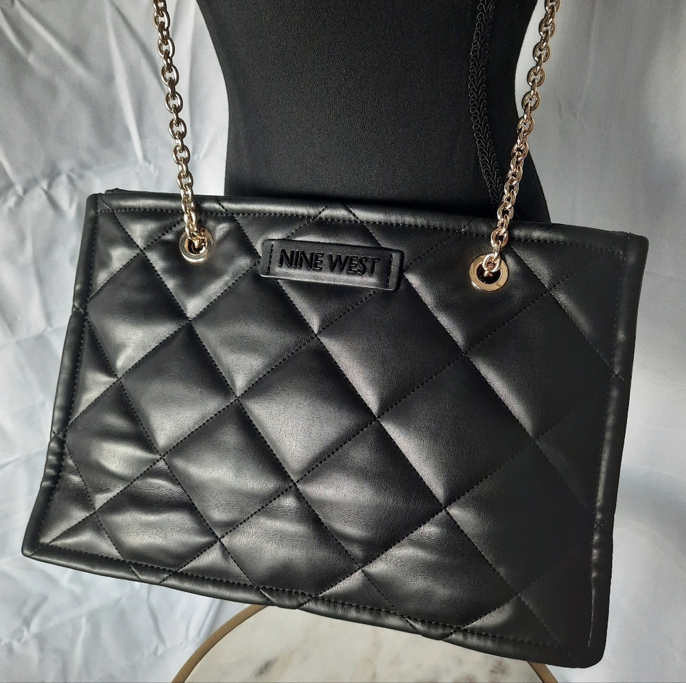 Nine West Quilted Handbag Crossbody Black Faux Leather Gold Chain Strap - Picture 1 of 11